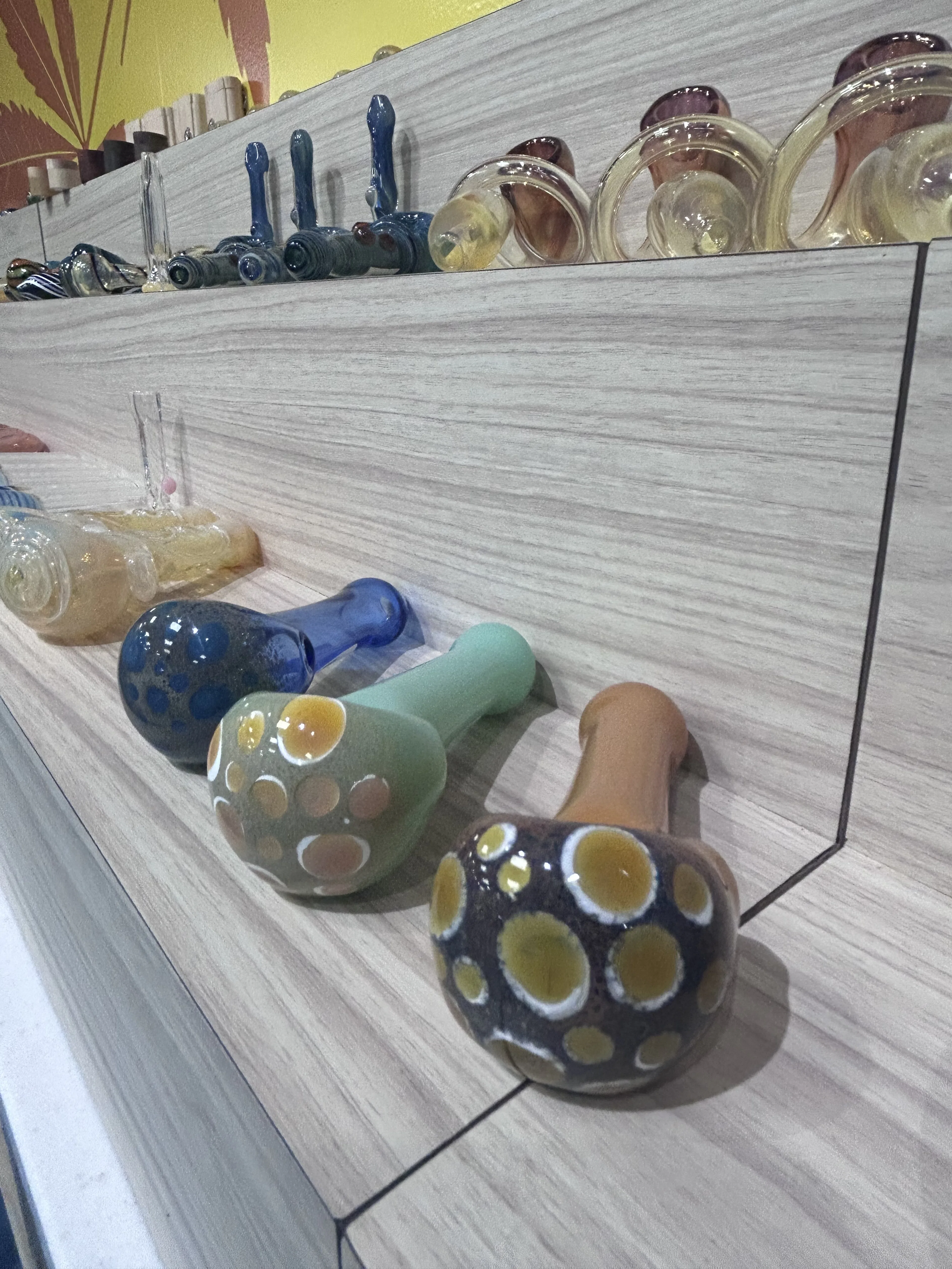 Frit Decorated Cap Color Pipe