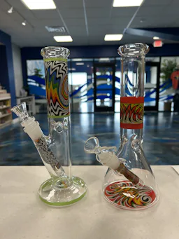 8 in Bong image (2/2)