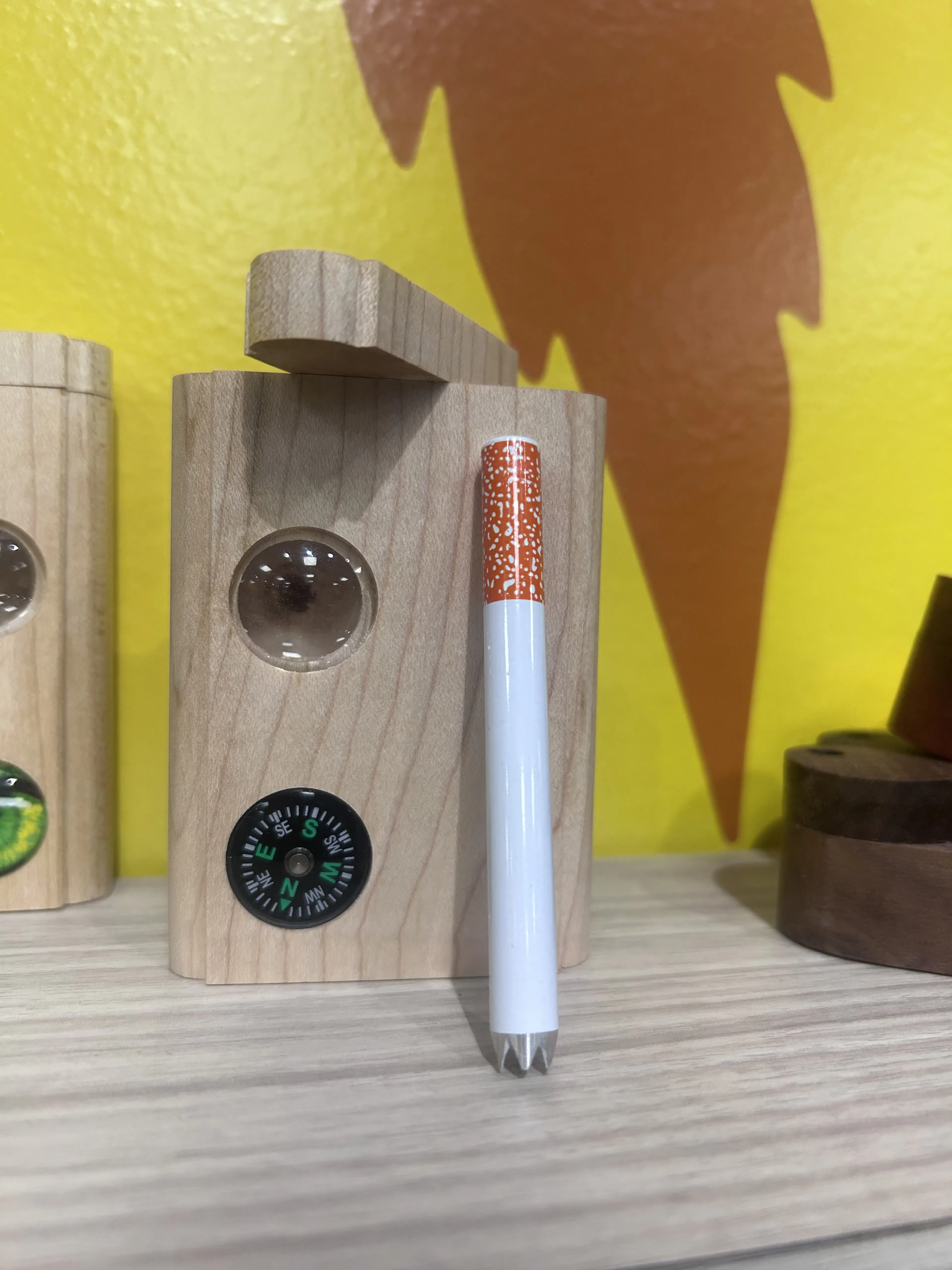 Lens Dugout w/ Poker